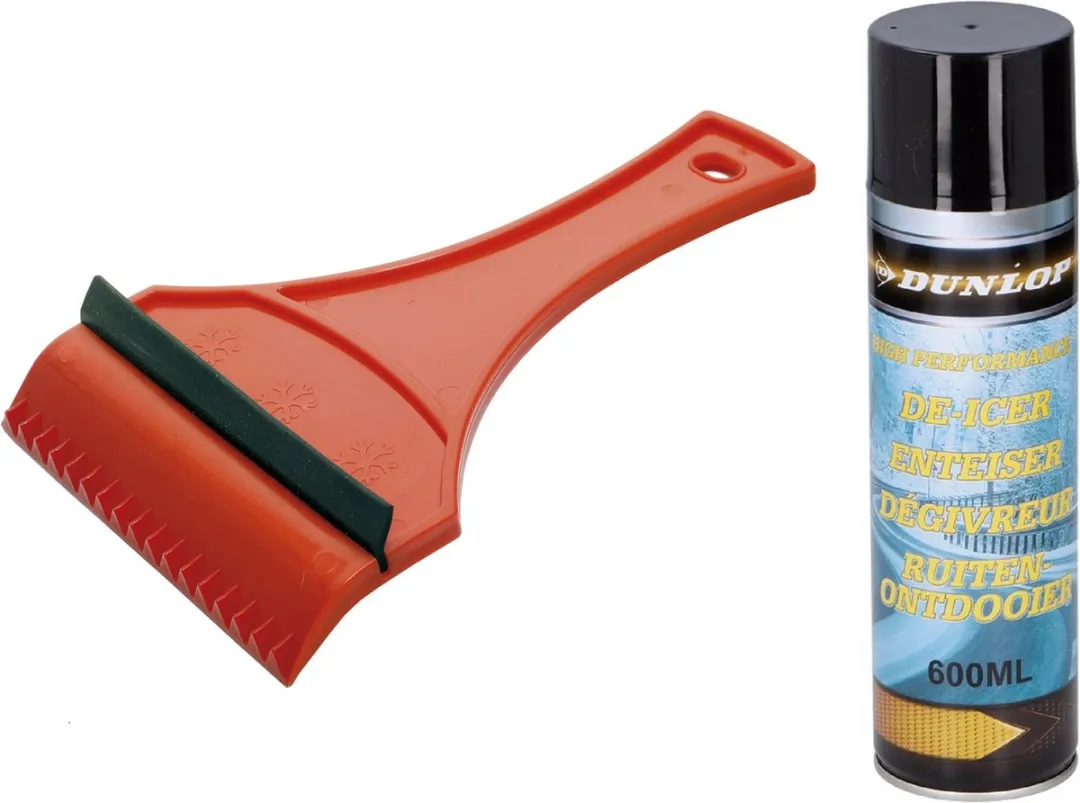 Functionele ijskrabber met rubberen trekker rood van 18 cm met ruiten ontdooier spray set - autoramen met vorst