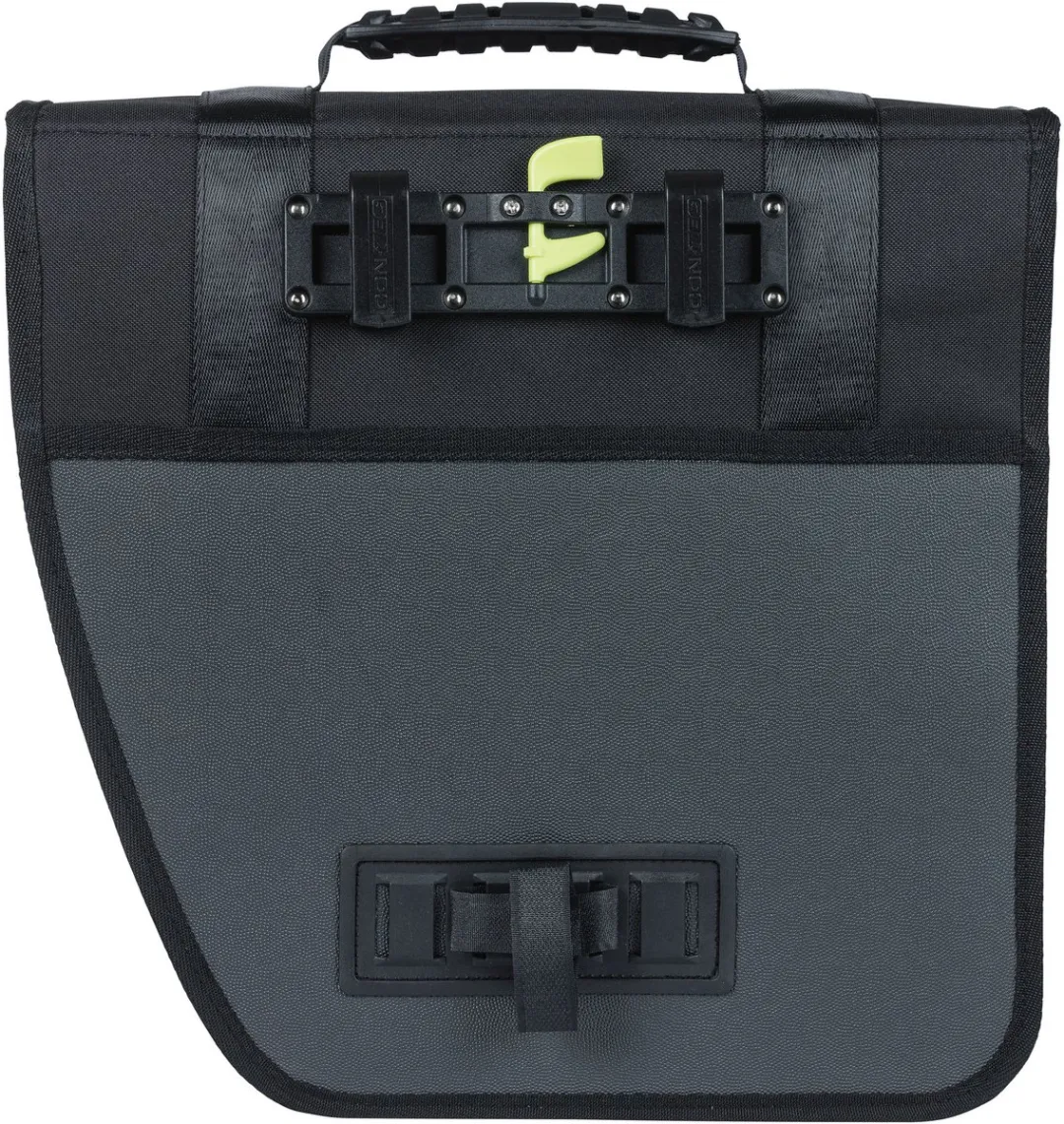 Basil Tour Waterproof Fietstas 14L - Zwart