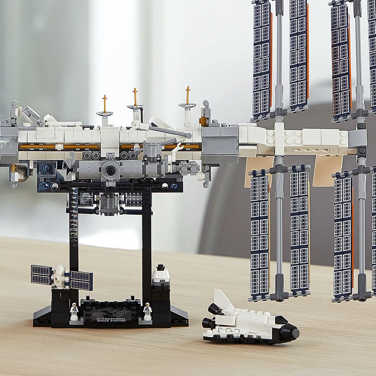 LEGO Ideas Internationaal Ruimtestation 21321 - 864 Stukken