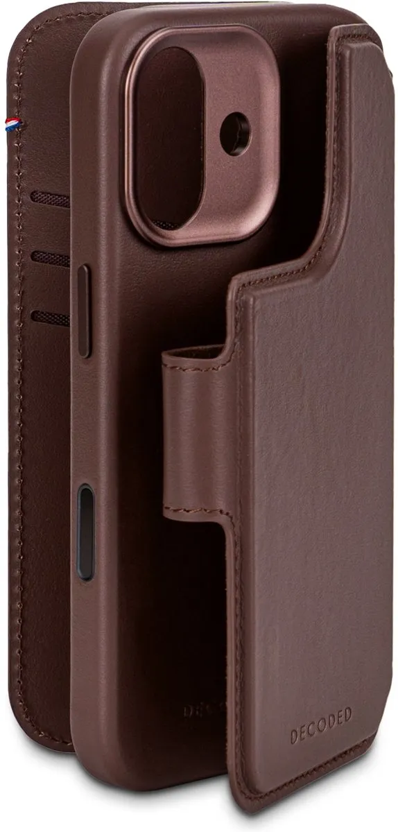 Decoded 2-in-1 Wallet Hoesje iPhone 17 - Premium ECCO Leer - Bruin