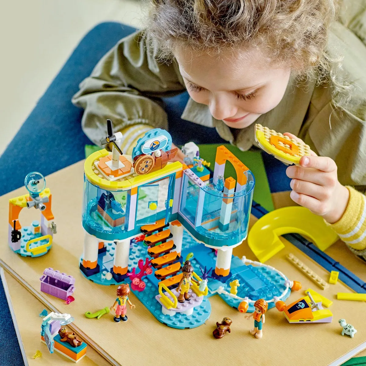 LEGO Friends Reddingscentrum op Zee 41736 - 376 Stukken