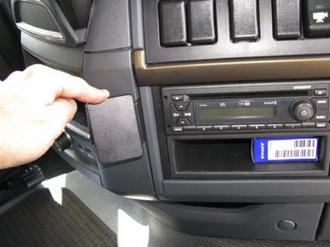 Brodit ProClip 654217 Angled Mount - Volvo FM/FH/NH 2008-2013 - Zwart