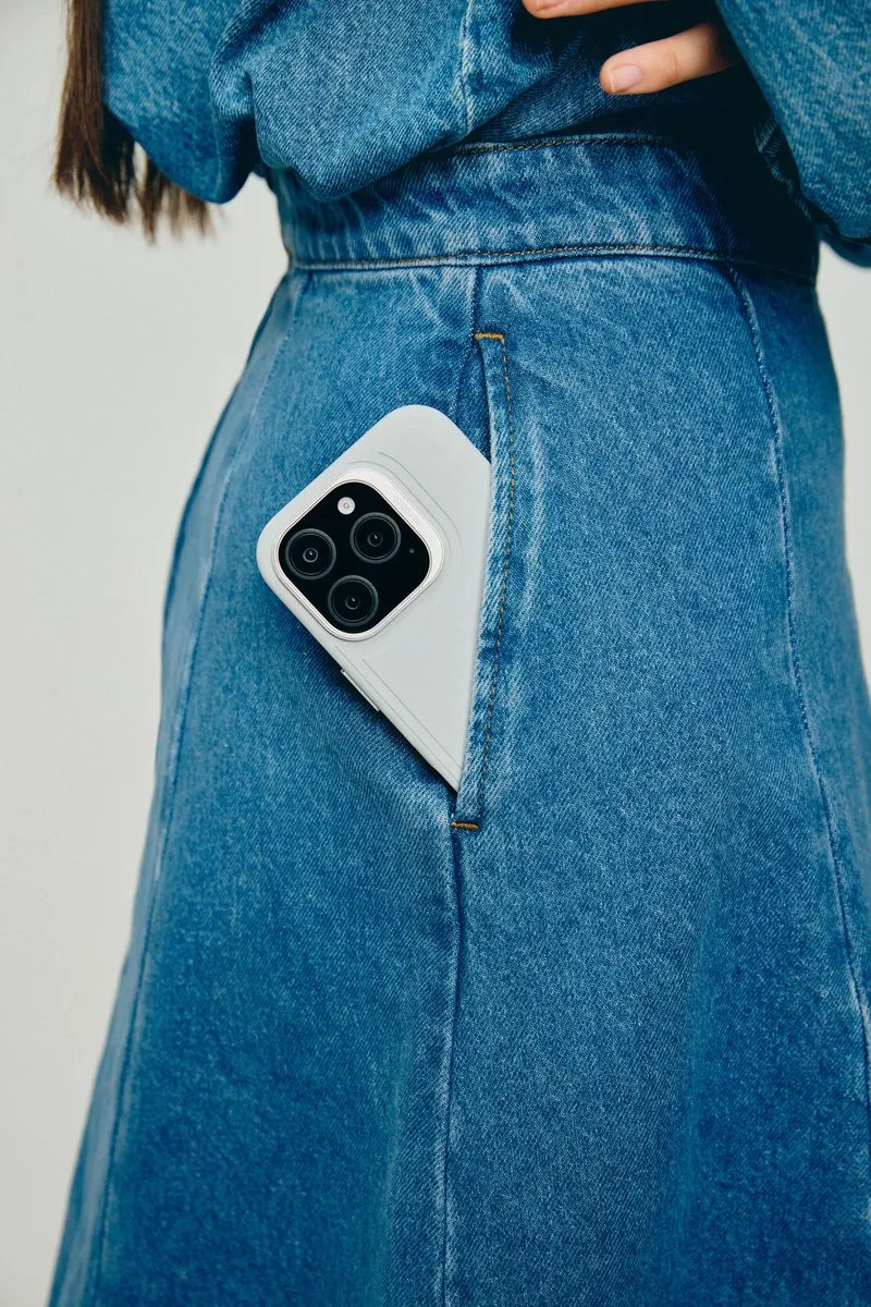 Decoded Siliconen Hoesje iPhone 16 Stone Grijs - MagSafe - afbeelding 6 van 6