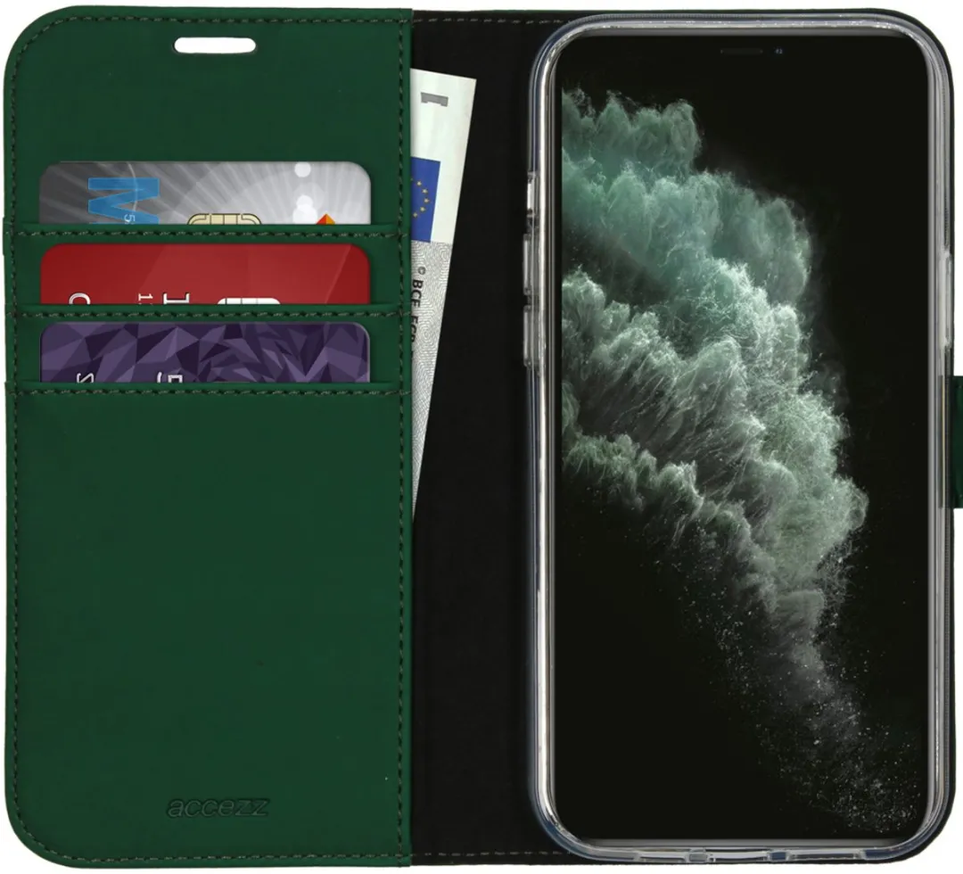 Accezz Hoesje iPhone 12 Pro Max - Wallet Softcase Groen - 3 Pasjes