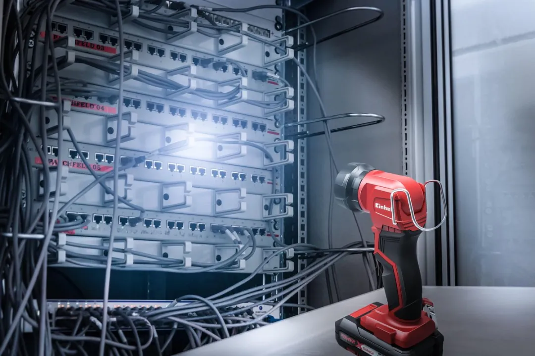 Einhell Accu Lamp TE-CL 18 Li H Solo - 18V - 280 Lumen - Rood/Zwart