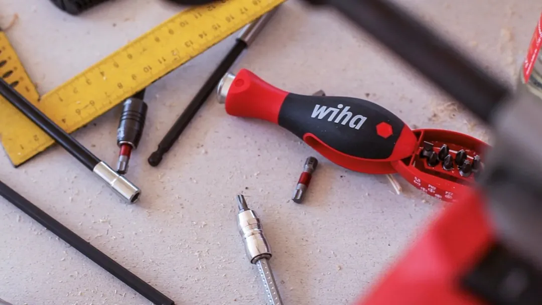 Wiha 38090101 Schroevendraaier met Bitmagazijn - 8 Bits - Zwart/Rood
