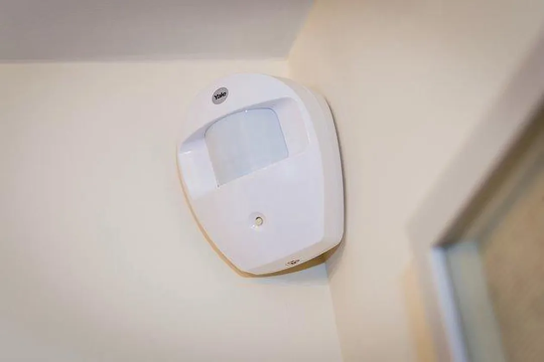 Yale Smart Living SR-PETPIR Bewegingssensor - Huisdiervriendelijk - Wit