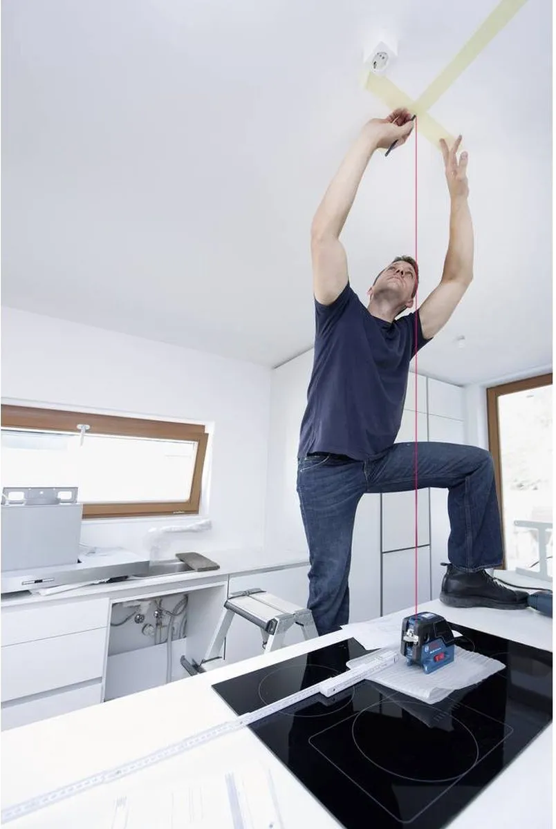 Bosch Professional GCL 25 Punt/Lijnlaser - IP54 - Statief BT 150 - afbeelding 2 van 6