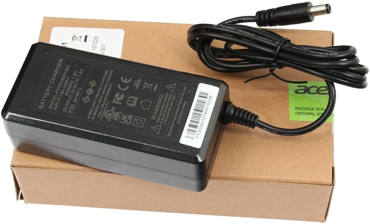 Acer FY0634201500 Oplader 63W - Zwart
