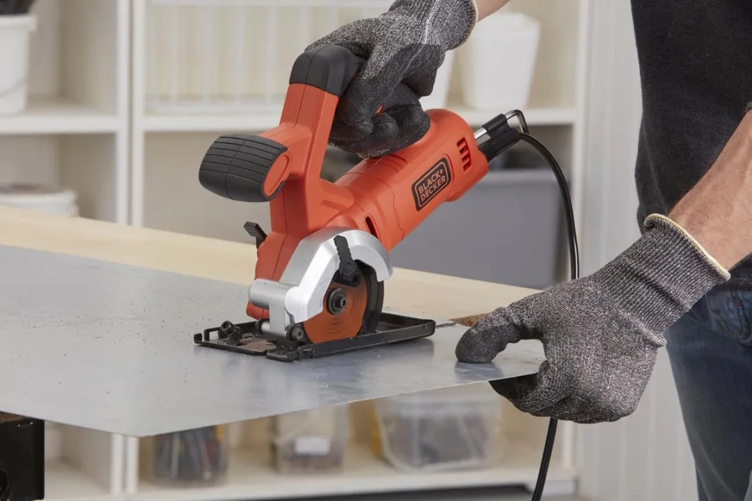 BLACK+DECKER BES510K Minicirkelzaag 400W - 85mm Zaagblad