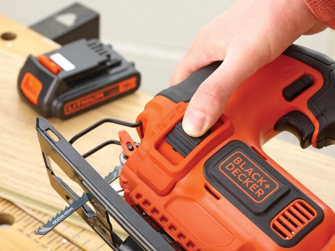 BLACK+DECKER BDCJS18N-XJ Pendeldecoupeerzaag - 2500 r/min - afbeelding 6 van 6