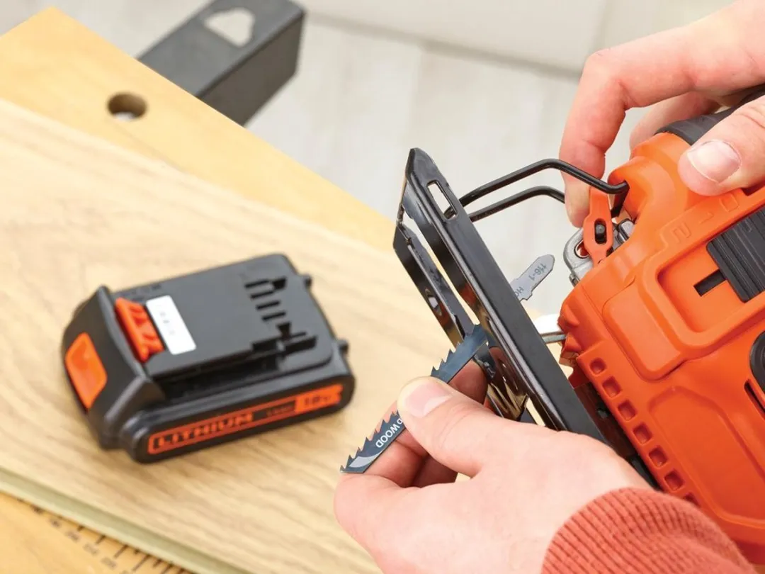 BLACK+DECKER BDCJS18N-XJ Pendeldecoupeerzaag - 2500 r/min