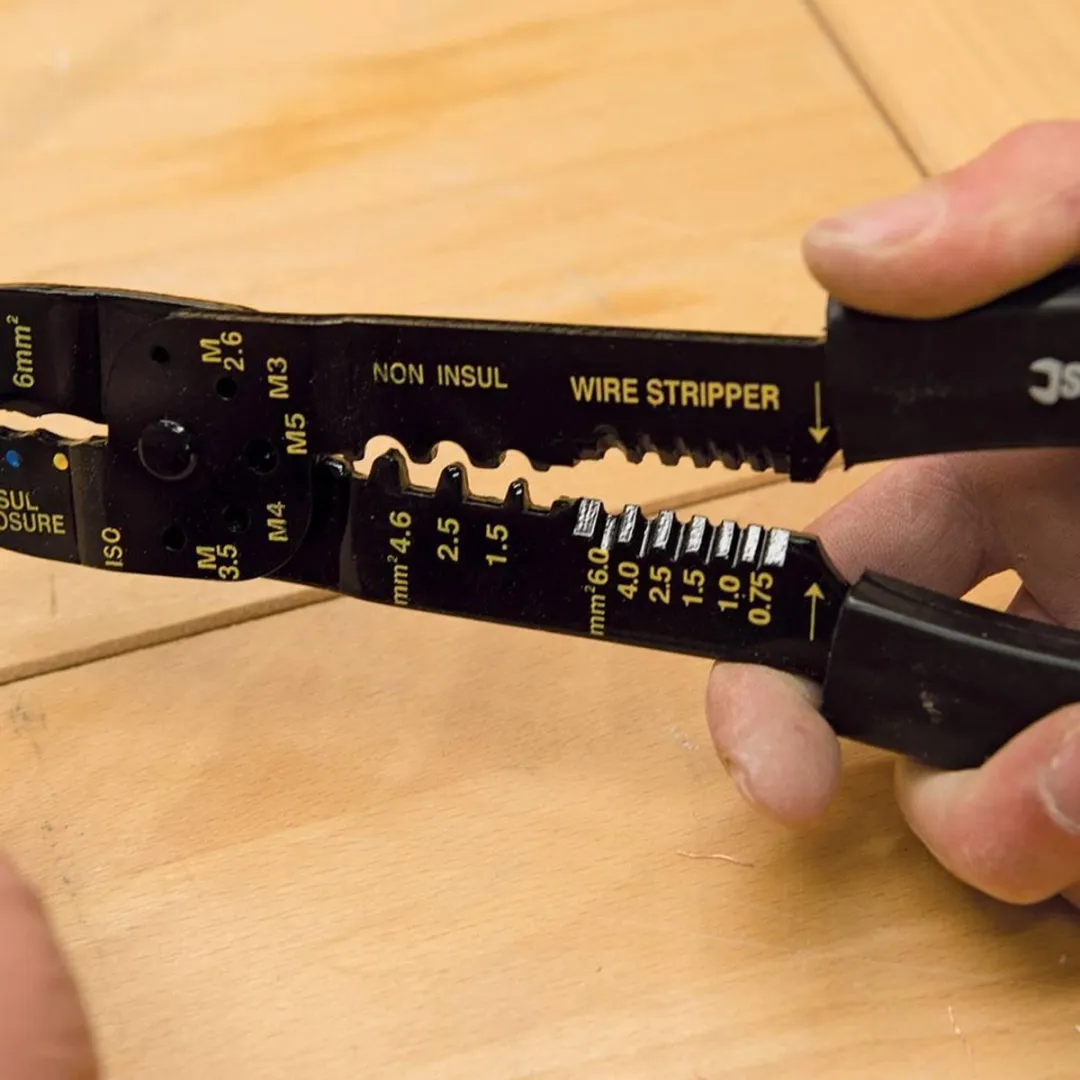 Silverline Krimp- en striptang 230mm - met draadsnijder