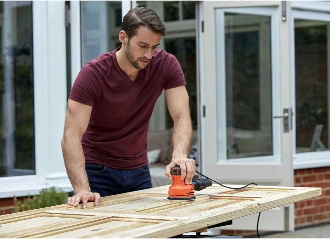 BLACK+DECKER Excentrische Schuurmachine 230W