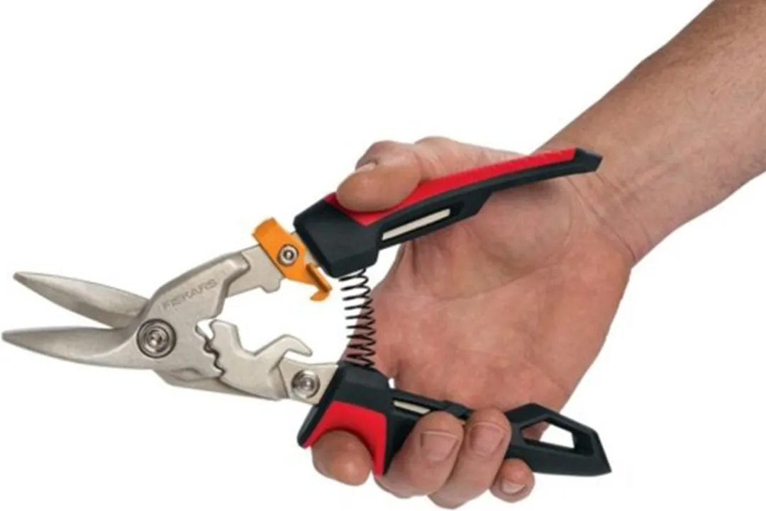 Fiskars PowerGear Aviation Blikschaar Links 38mm