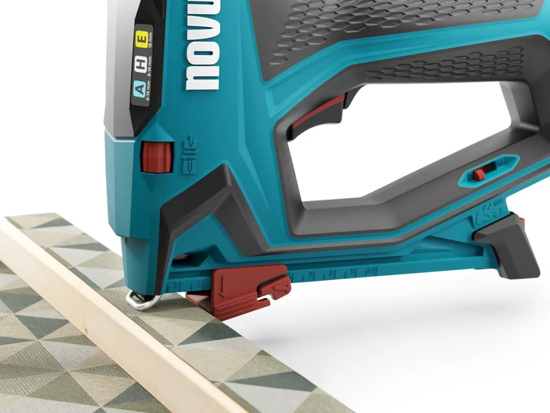 Novus J-550 Accu Tacker - met accu, lader en nieten