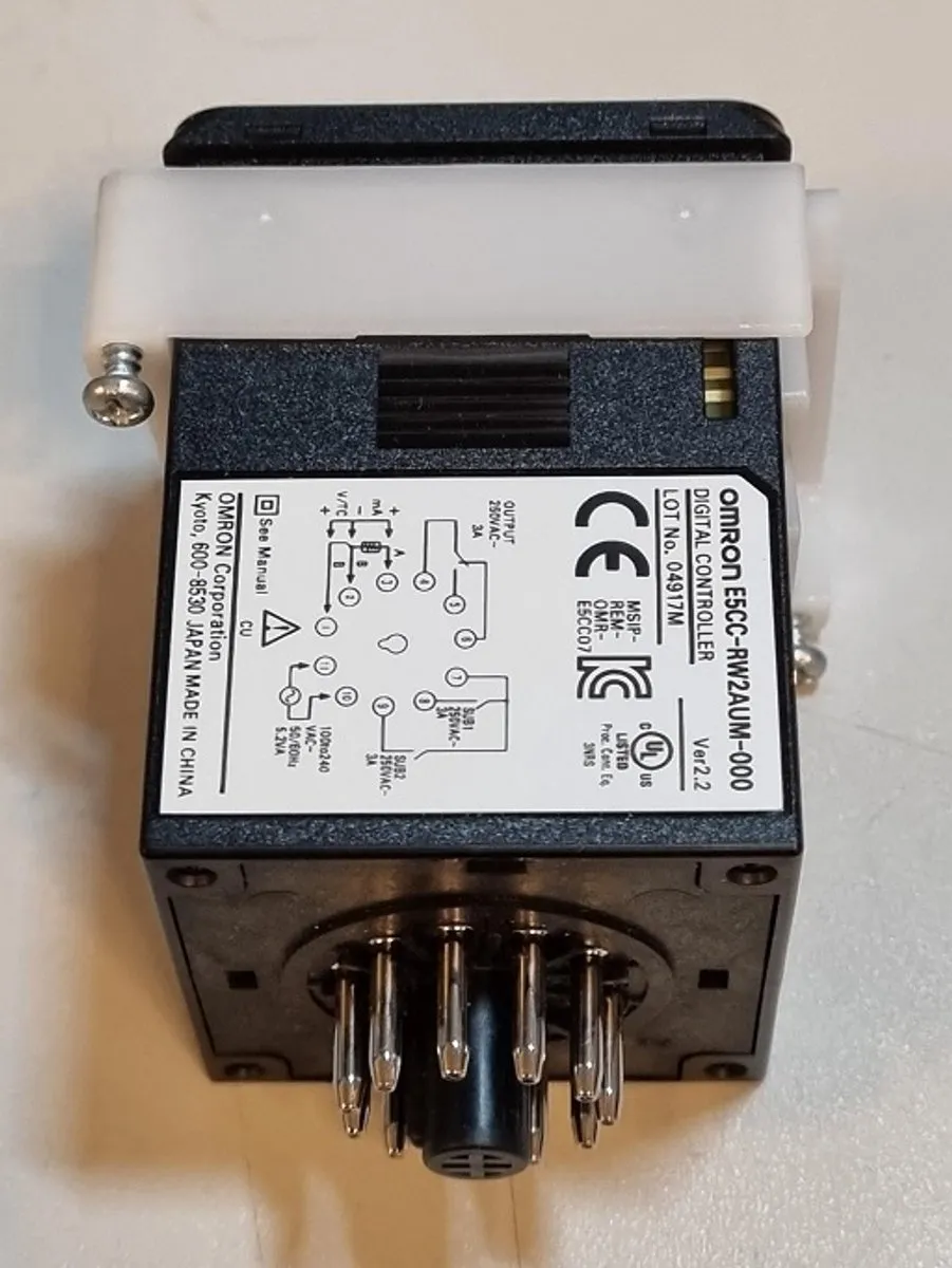 Omron E5CC-RW2AUM-000 Temperatuurregelaar - Zwart