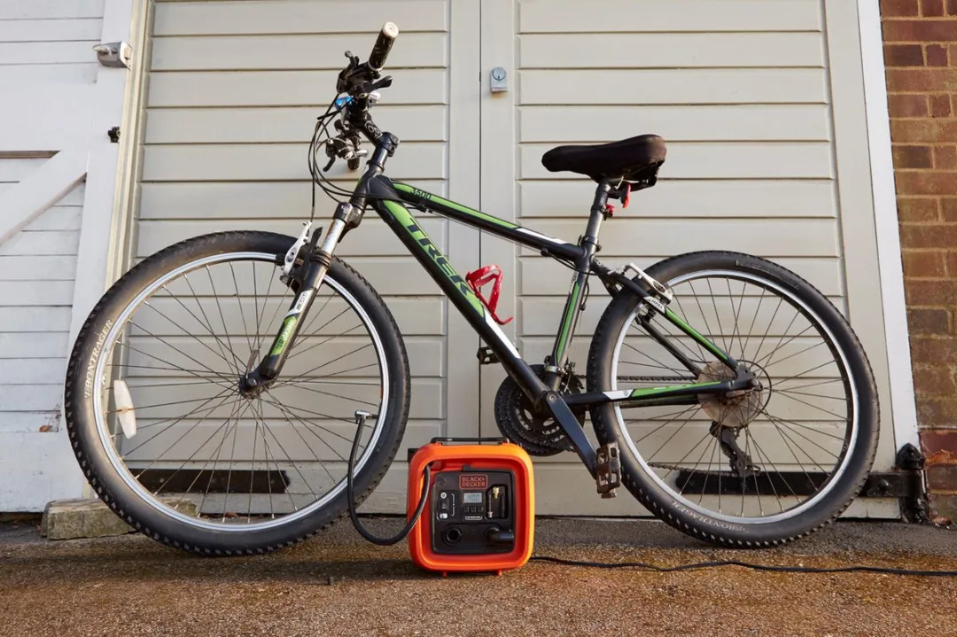 BLACK+DECKER ASI400-XJ 12V Compressor 160 PSI