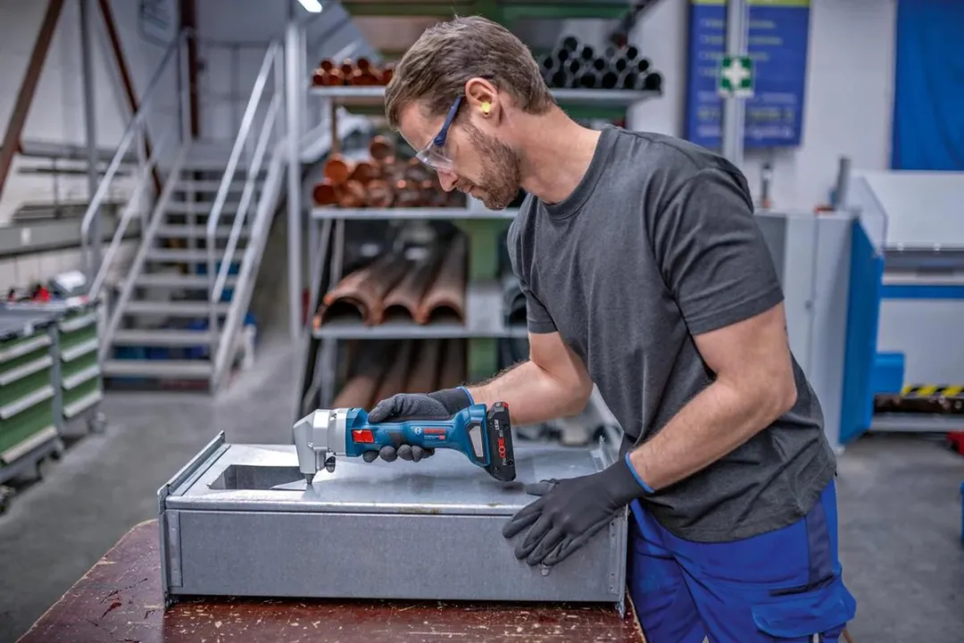Bosch Professional GNA 18V-16 E Accu Knabbelschaar 18V