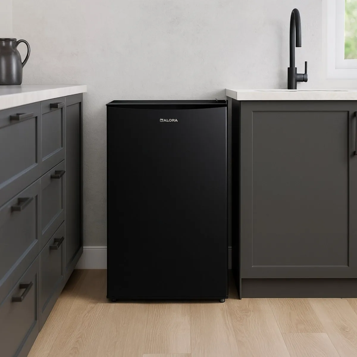 Salora FREEZER48BL Vriezer 60L - 3 Vakken - Zwart