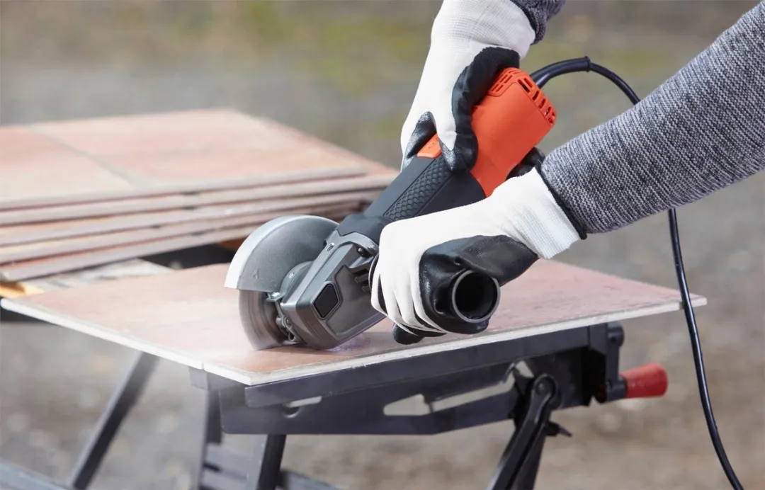 BLACK+DECKER BEG210-QS Haakse Slijper 900W 115mm - afbeelding 6 van 6