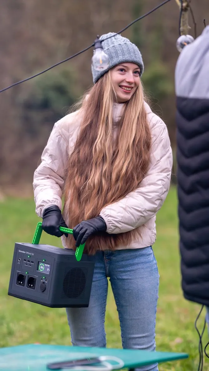 APC OffGrid Portable Power Station 738Wh - 995W