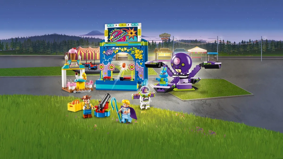 LEGO 4+ Toy Story Kermismania - 230 Stukken - 3 Minifiguren