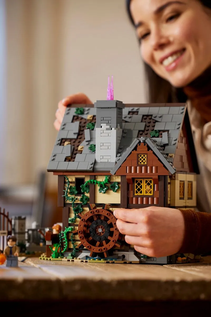 LEGO Ideas Disney Hocus Pocus Huisje Sanderson-zussen 21341 - 2316 Stukken