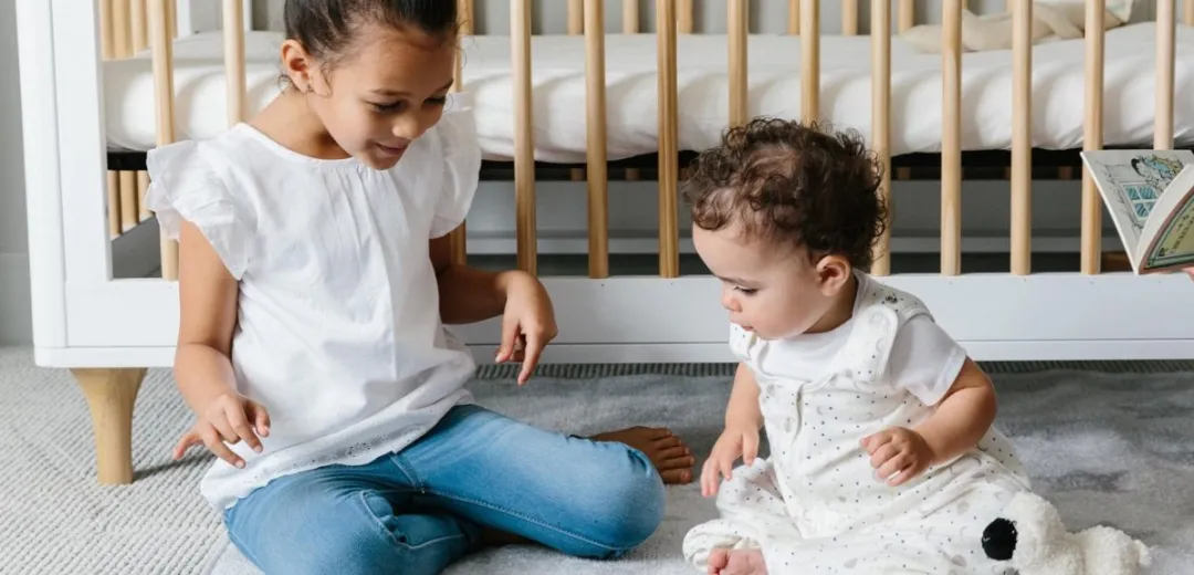 Ergobaby Slaapzak On The Move Silver Moons - 6-18 Mnd