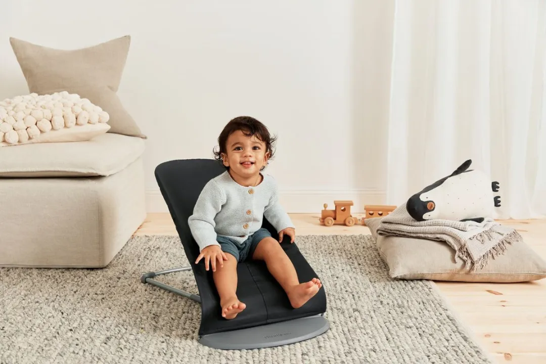 BabyBjörn Wipstoel Bliss - Geweven klassiek quilt - Zwart - Ergonomisch - Verstelbaar - Inklapbaar