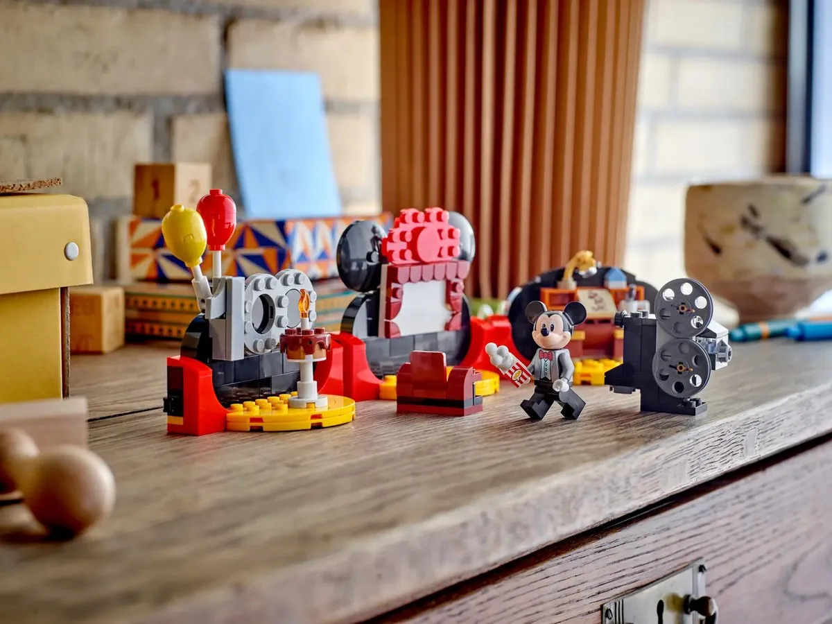 LEGO Disney 100 Jaar Jubileum 40600 - 226 Stukken - 1 Minifiguur