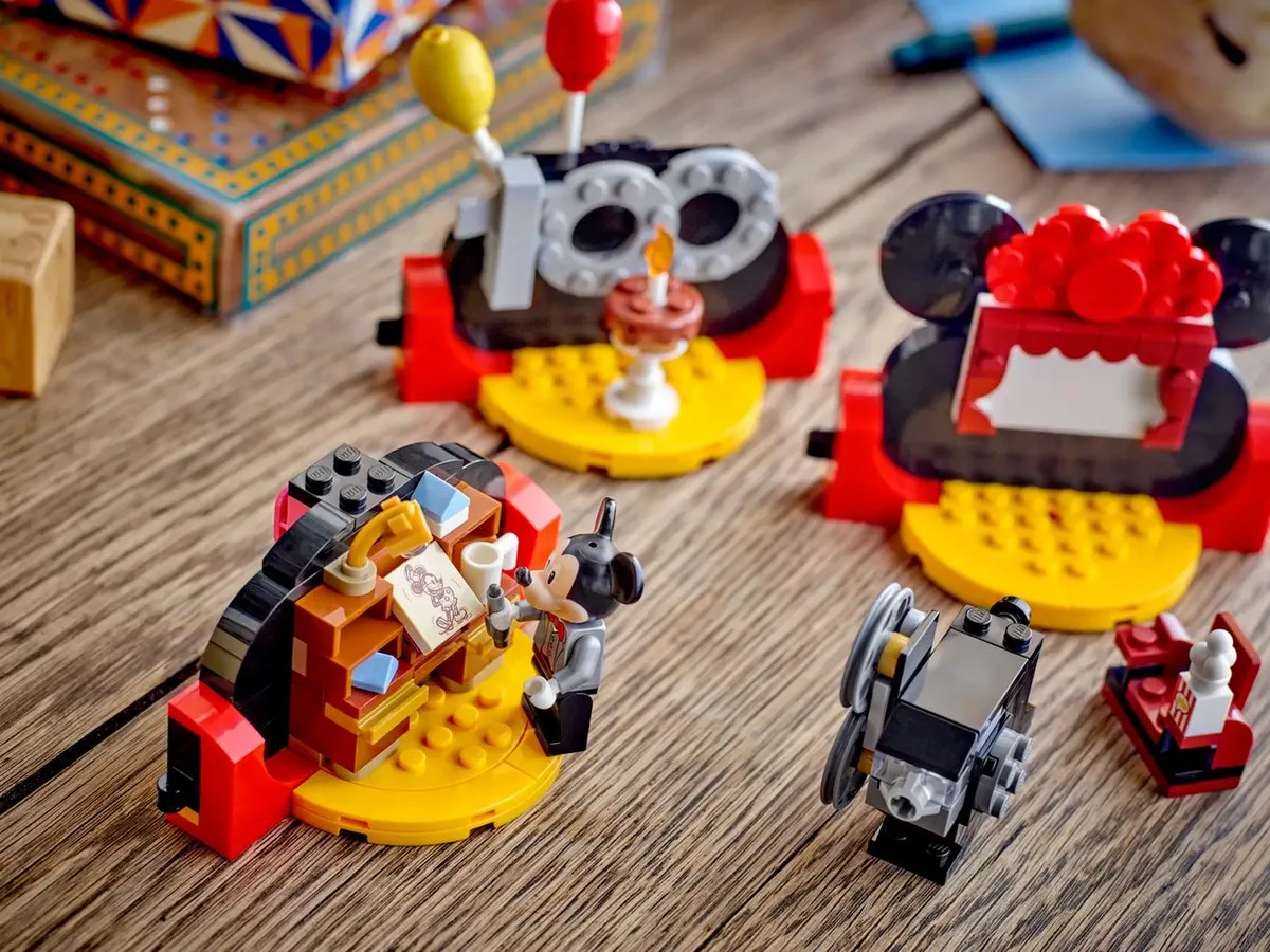 LEGO Disney 100 Jaar Jubileum 40600 - 226 Stukken - 1 Minifiguur