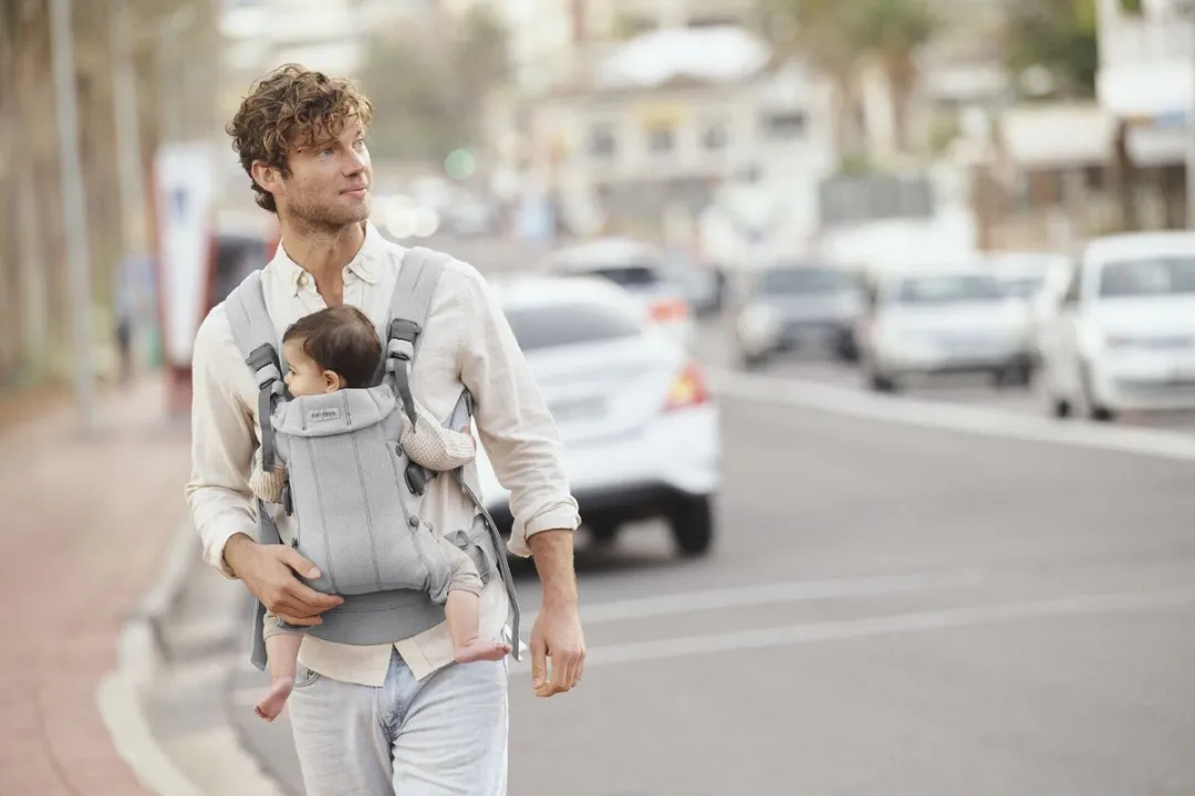 BabyBjörn Draagzak Harmony - Geweven mélange - Lichtgrijs - Buikdrager - Rugdrager - Ergonomisch - Zachte details