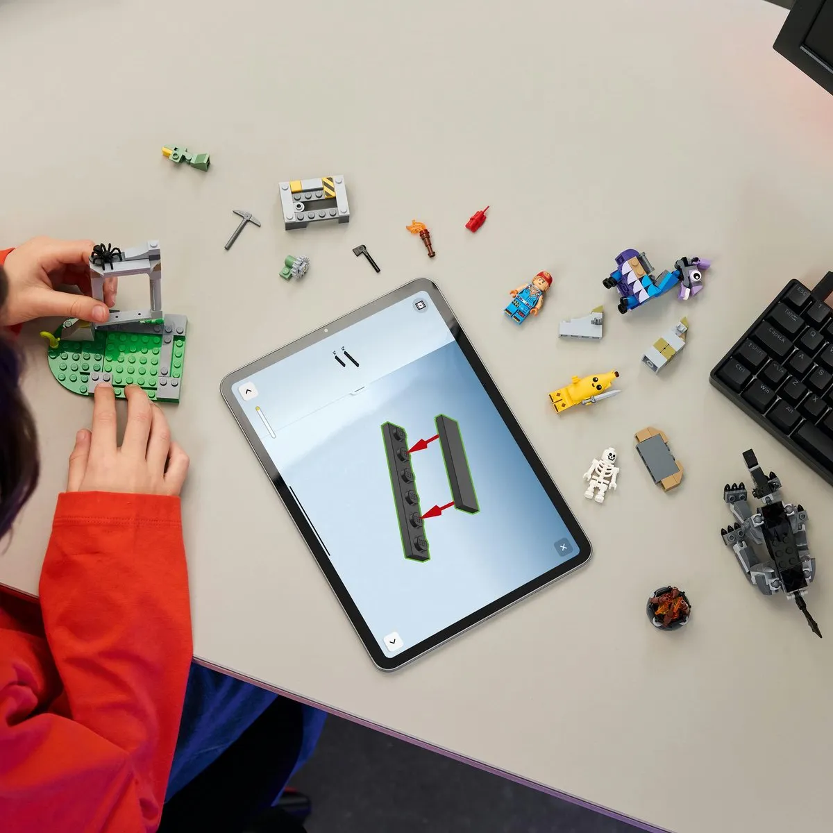 LEGO Fortnite Peely & Sparkplugs Kamp 77075 - 3 Minifiguren - 250 Stukken