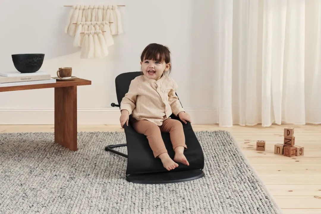 BabyBjörn Wipstoel Balance Soft - Zwart-Donkergrijs