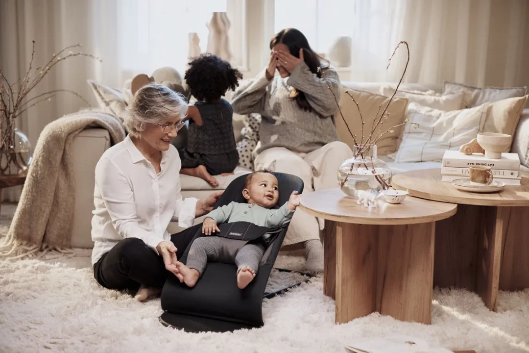 BabyBjörn Wipstoel Balance Soft - Zwart-Donkergrijs
