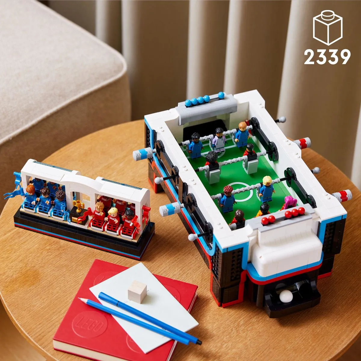 LEGO Ideas Tafelvoetbal 21337 - 2339 Stukken - 22 Minifiguren