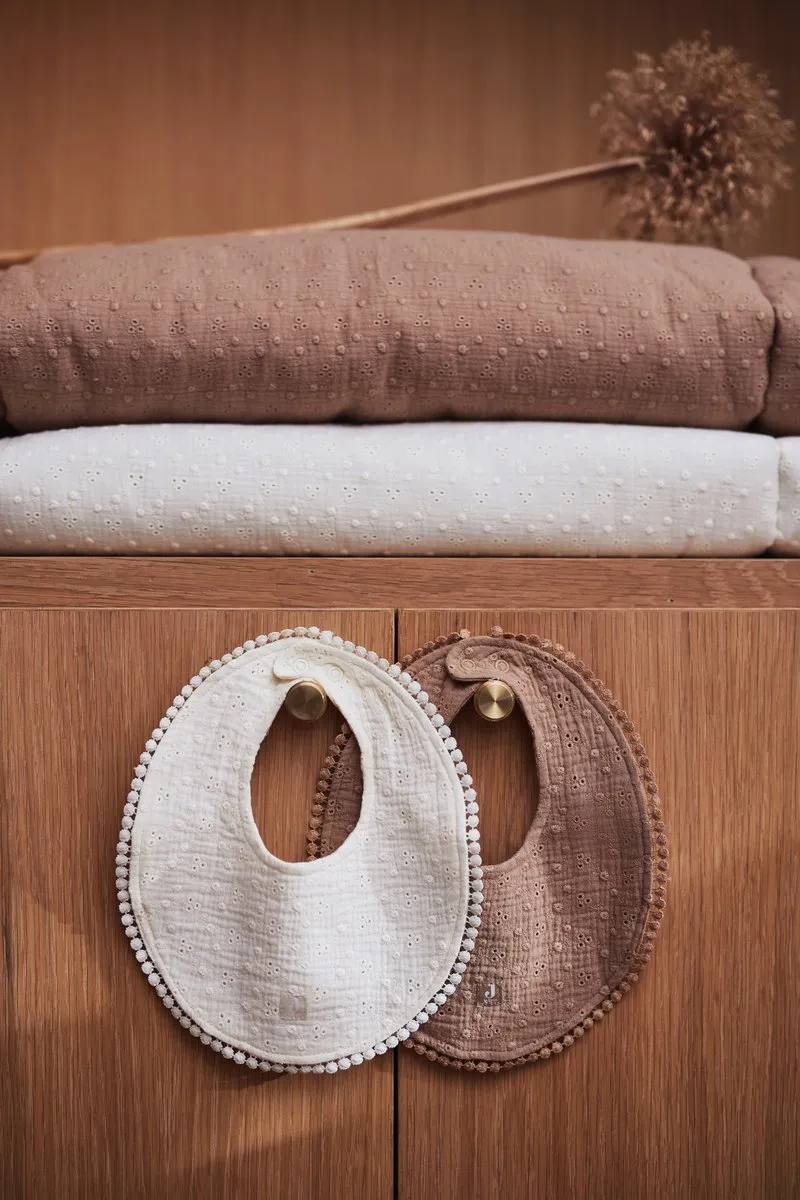 Jollein Boxkleed Embroidery Biscuit - 75x95cm - afbeelding 3 van 6