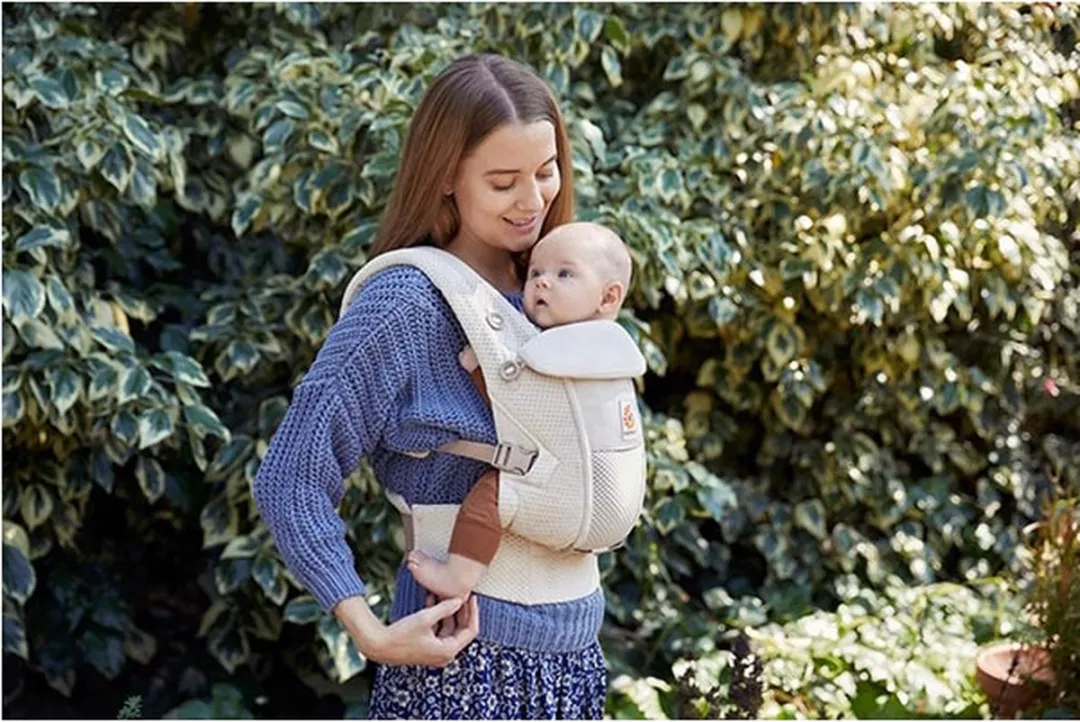 Ergobaby Adapt SoftFlex Mesh Draagzak - Natural Beige - 3 draagmanieren - Ergonomisch bevestigd