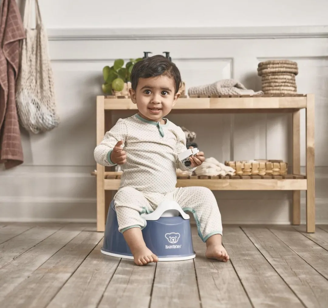BabyBjörn Plaspotje Pienter Diepblauw-Wit
