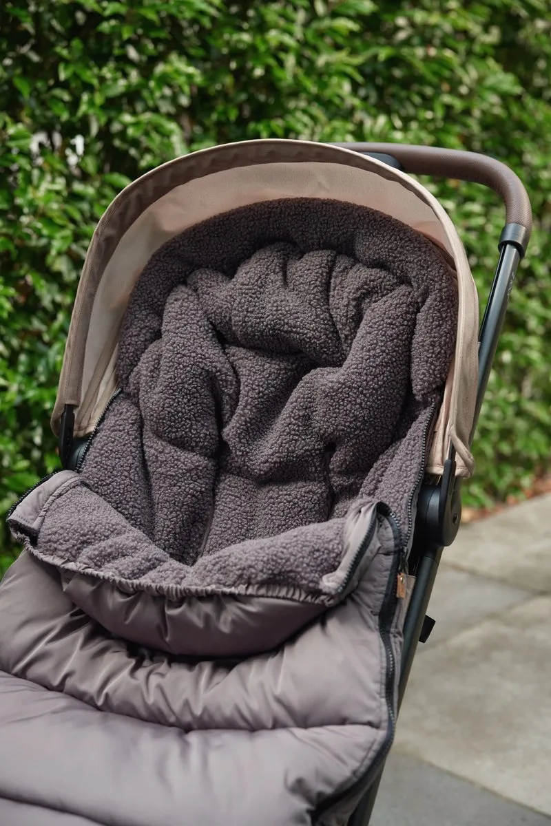 Jollein Voetenzak Buggy Embossed Milky Coffee - Waterafstotend