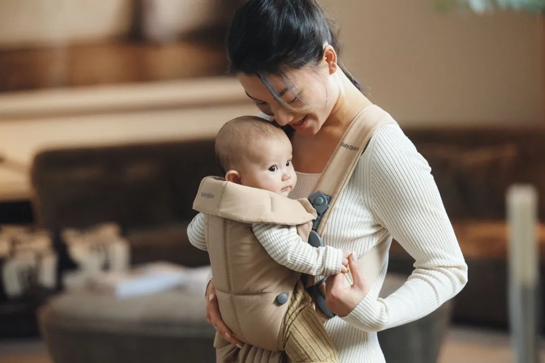 BabyBjörn Draagzak Mini - Geweven Beige - afbeelding 6 van 6