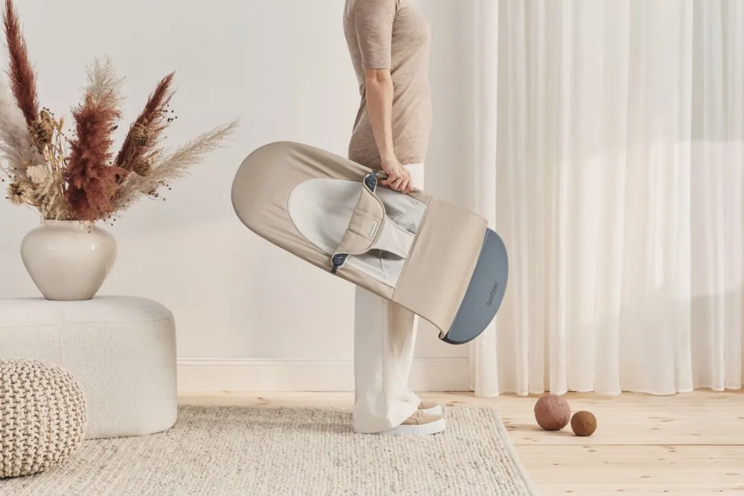 BabyBjörn Wipstoel Balance Soft - Khaki-Beige