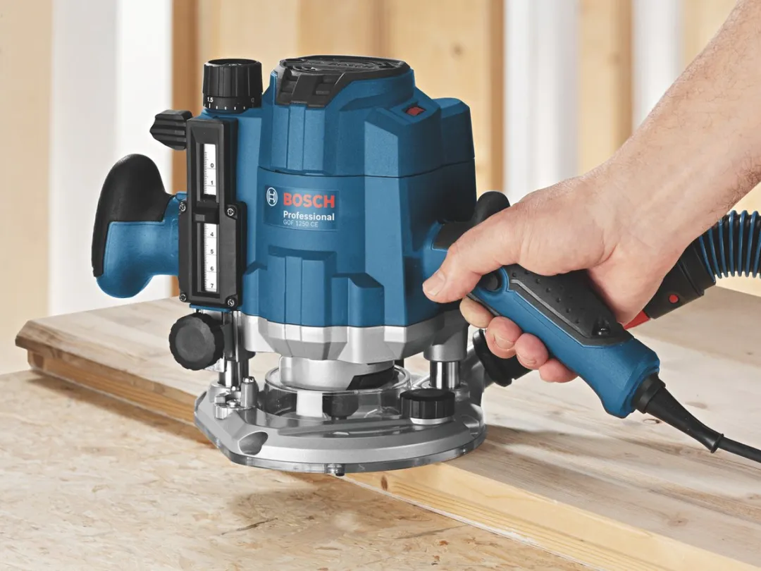 Bosch Professional GOF 1250 CE Bovenfreesmachine - 1250W - Blauw - afbeelding 6 van 6