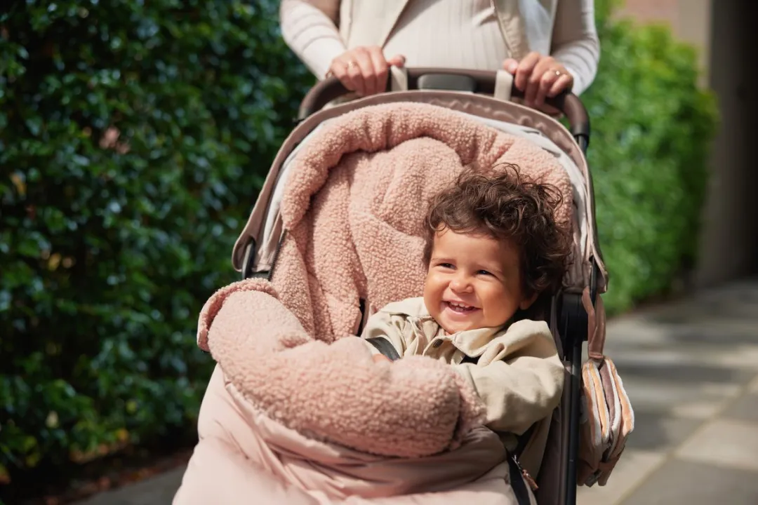 Jollein Voetenzak Buggy Embossed Milky Coffee - Waterafstotend