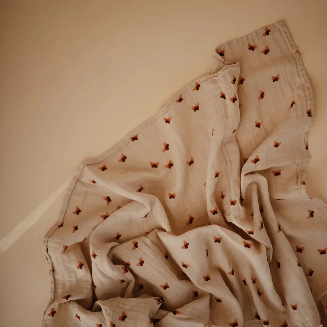 Mushie Hydrofiele Doek Vlinders 120x120cm - Beige/Bruin