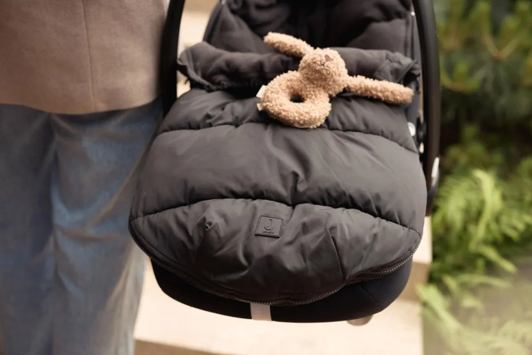 Jollein Baby Voetenzak Groep 0+ Puffed - Autostoel/Kinderwagen - Zwart