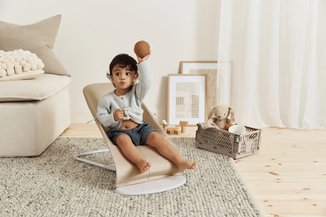 BabyBjörn Wipstoel Balance Soft - Beige-Grijs
