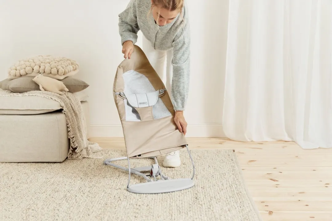 BabyBjörn Wipstoel Balance Soft - Beige-Grijs