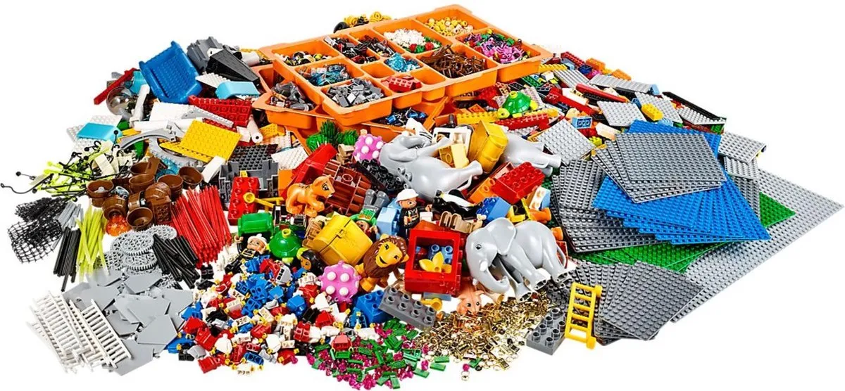 LEGO Identity and Landscape Kit 2000430